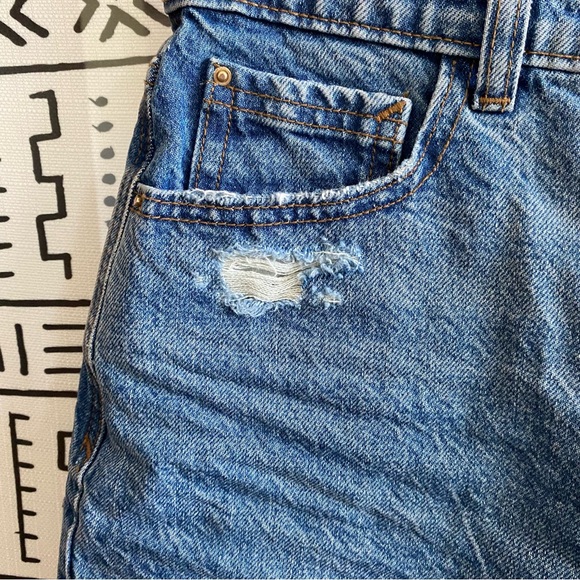 ZARA High Rise Shorts - Picture 2 of 8